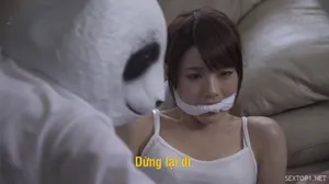 Con gái về nhà bất ngờ nhìn thấy bố dượng thủ dâm: “hãy để con giúp bố”