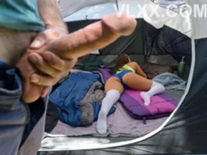 Em nhân viên massage bí mật nhét cu vào lồn