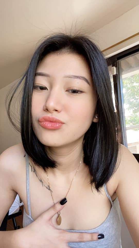 Đang chụp ảnh khiêu dâm thì bị... địt
