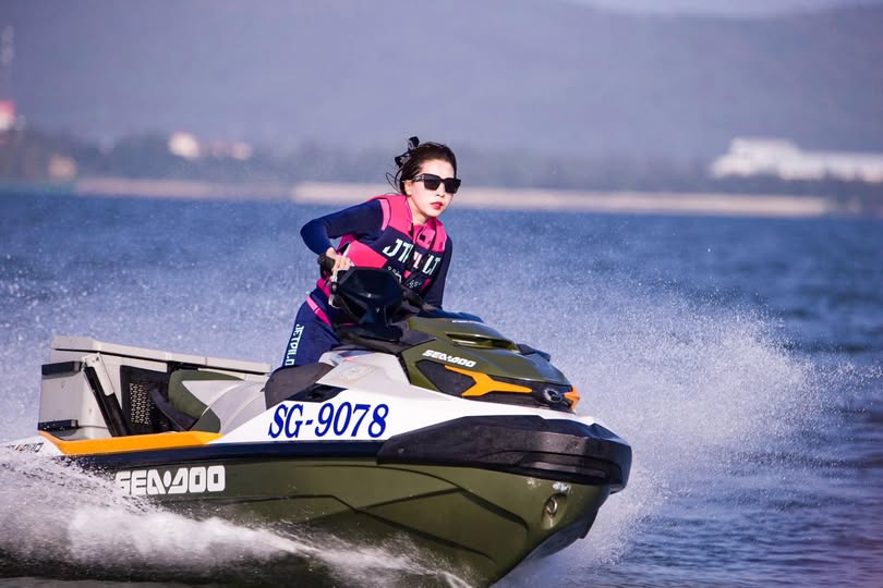[Không kiểm duyệt] Mối quan hệ khách sạn cao cấp của Tanhua Qige?? Cô gái loli 18 tuổi thon thả và săn chắc vừa mới xuống biển, ngay cả một tài xế già như Qige cũng không thể chịu đựng được và xuất tinh trong nửa giờ